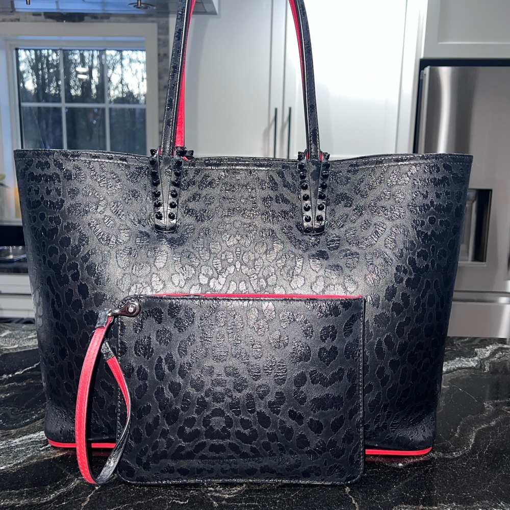 CHRISTIAN LOUBOUTIN
Patent Calfskin Leopard Print Spikes East West Cabata Tote